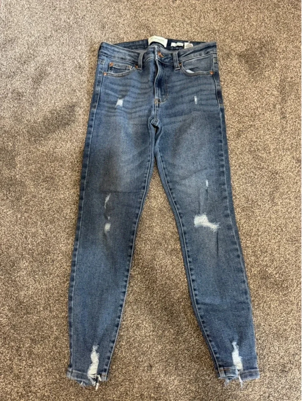 Women’s RE Generation skinny distressed Jean size 5/27